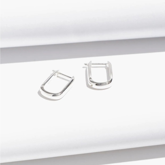 Madewell Demi-Fine Carabiner Hoop Earrings sterling silver NI787 $48 NEW classic - Picture 1 of 5